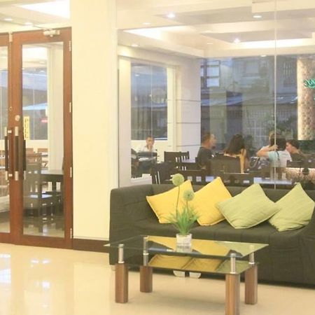Negrense Suites Баколод Екстер'єр фото
